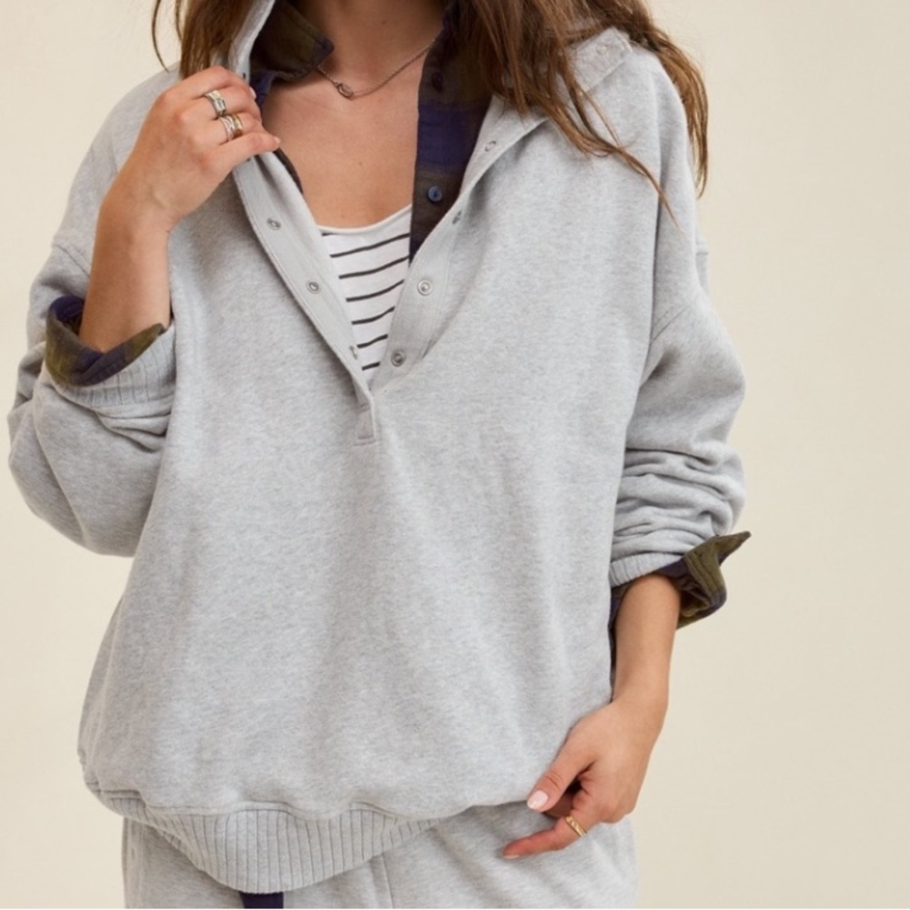 Aerie Oh Snap! Medium Heather Gray Sweatshirt Size Large, NWT - Picture 2 of 7